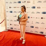 Producer and Social Activist Ms  Eram Faridi was been awarded for International Icons Awards 2022